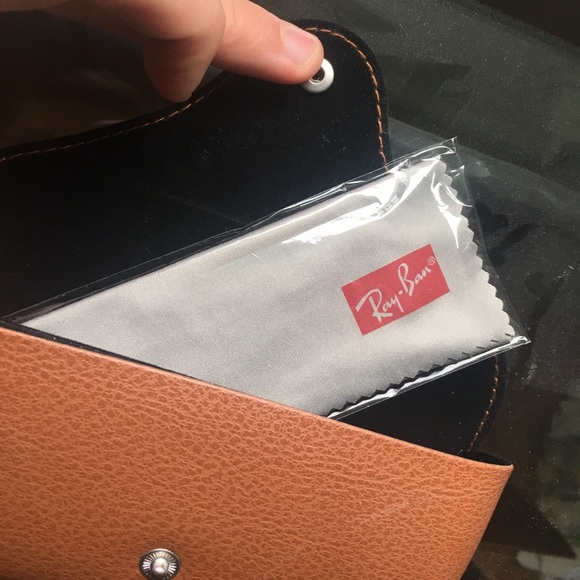 ❗️Authentic Ray Ban Case - Picture 4 of 4